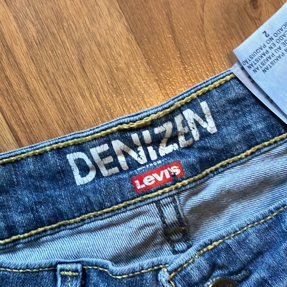 Levi’s Denizen Blue Jean Capri, Size 2 - Picture 7 of 8